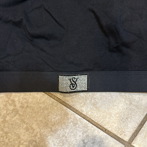 NEW! Victoria’s Secret Rhinestone Shine Logo Patch High Neck Bralette XS Top Bra - Picture 3 of 5